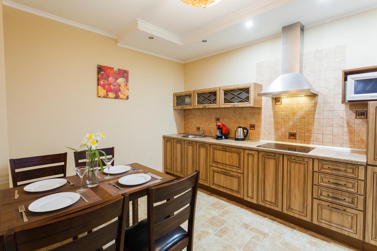 Apartment In Complex Korona On Knyazhyi Zaton 21 キエフ エクステリア 写真